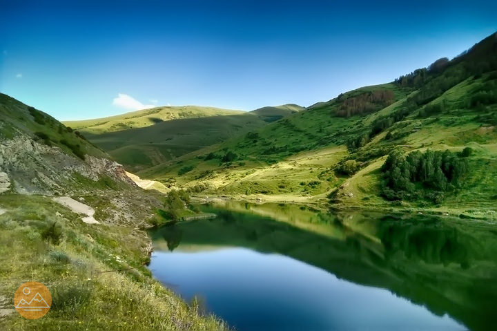 Hiking to Trchkan waterfall in Armenia