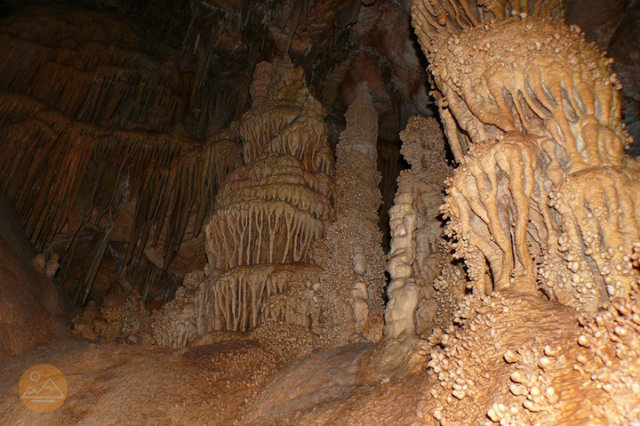 Arjer Cave (Arjeri cave) in Armenia