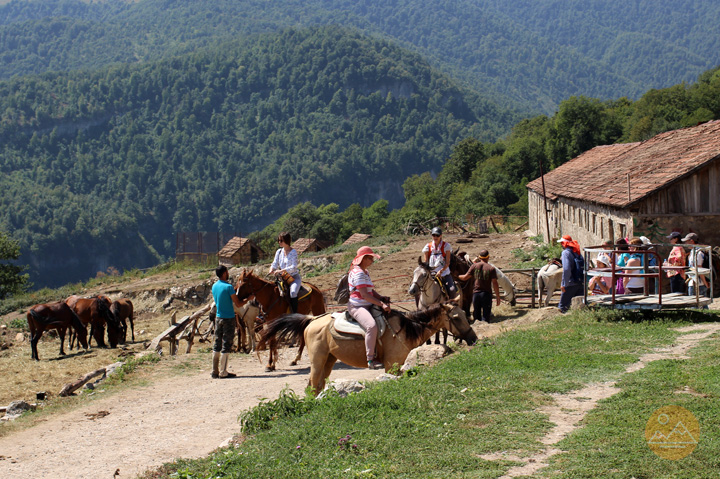 Horseback riding in Armenia