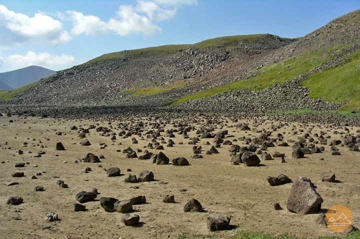 Trekking and hiking to Azhdahak mountain in Armenia